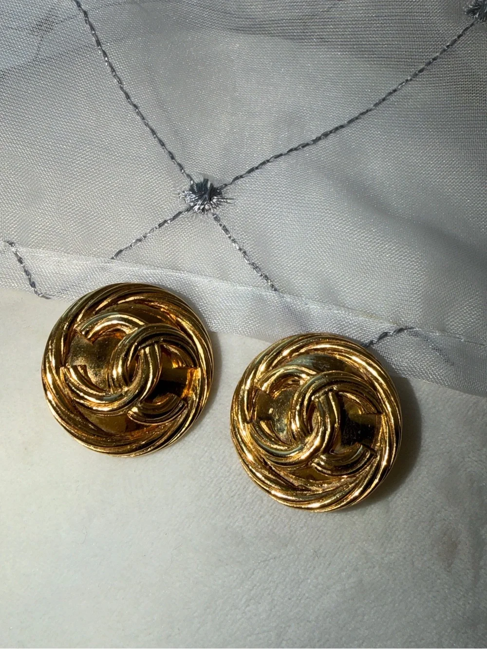 CHANEL Gold Interlocking Swirl Clip Ons - Picture 2 of 7